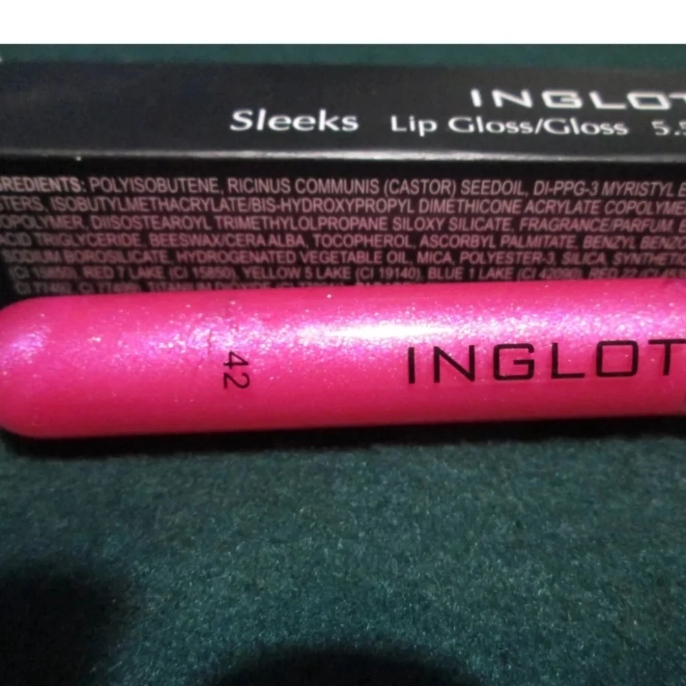 NWT SLEEKS Lip Gloss 42 - Vibrant Pink
